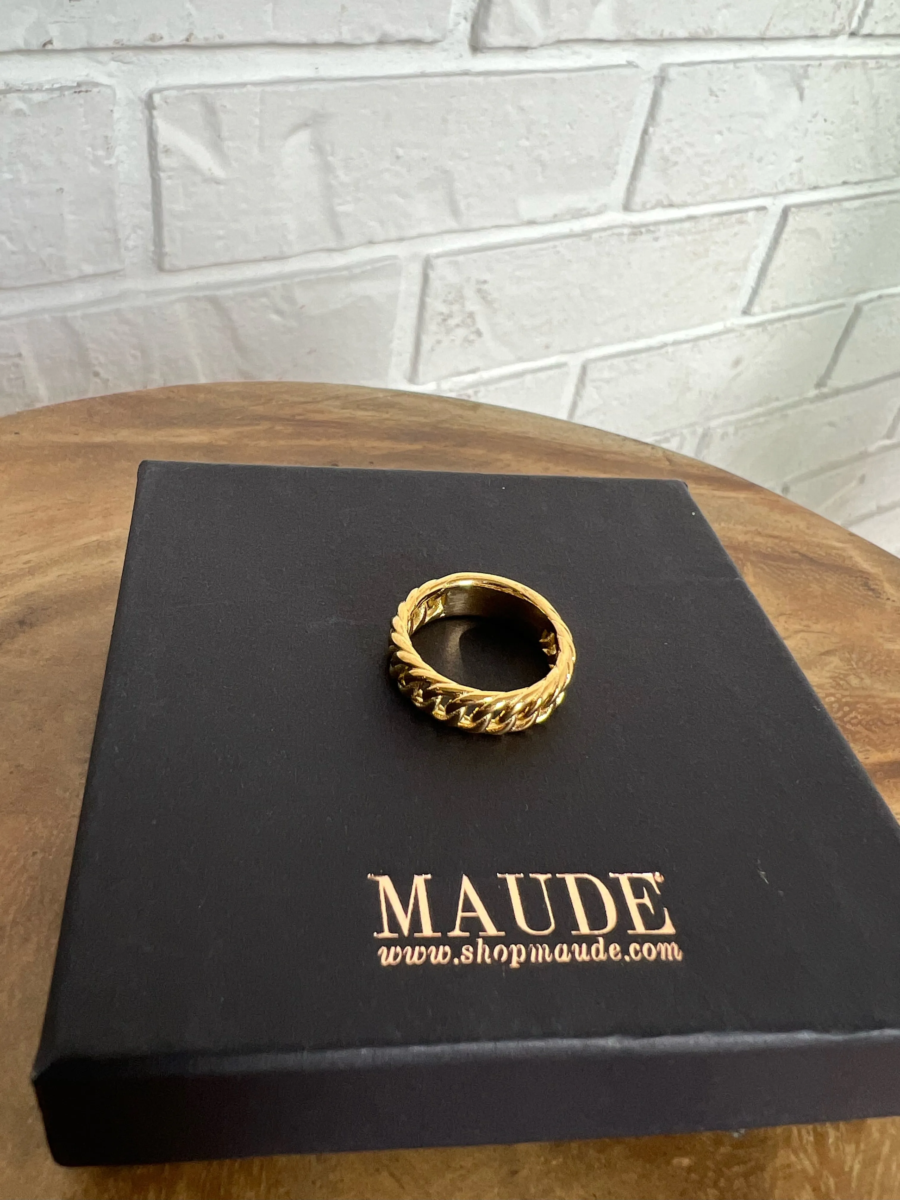 18K Alice Statement Ring