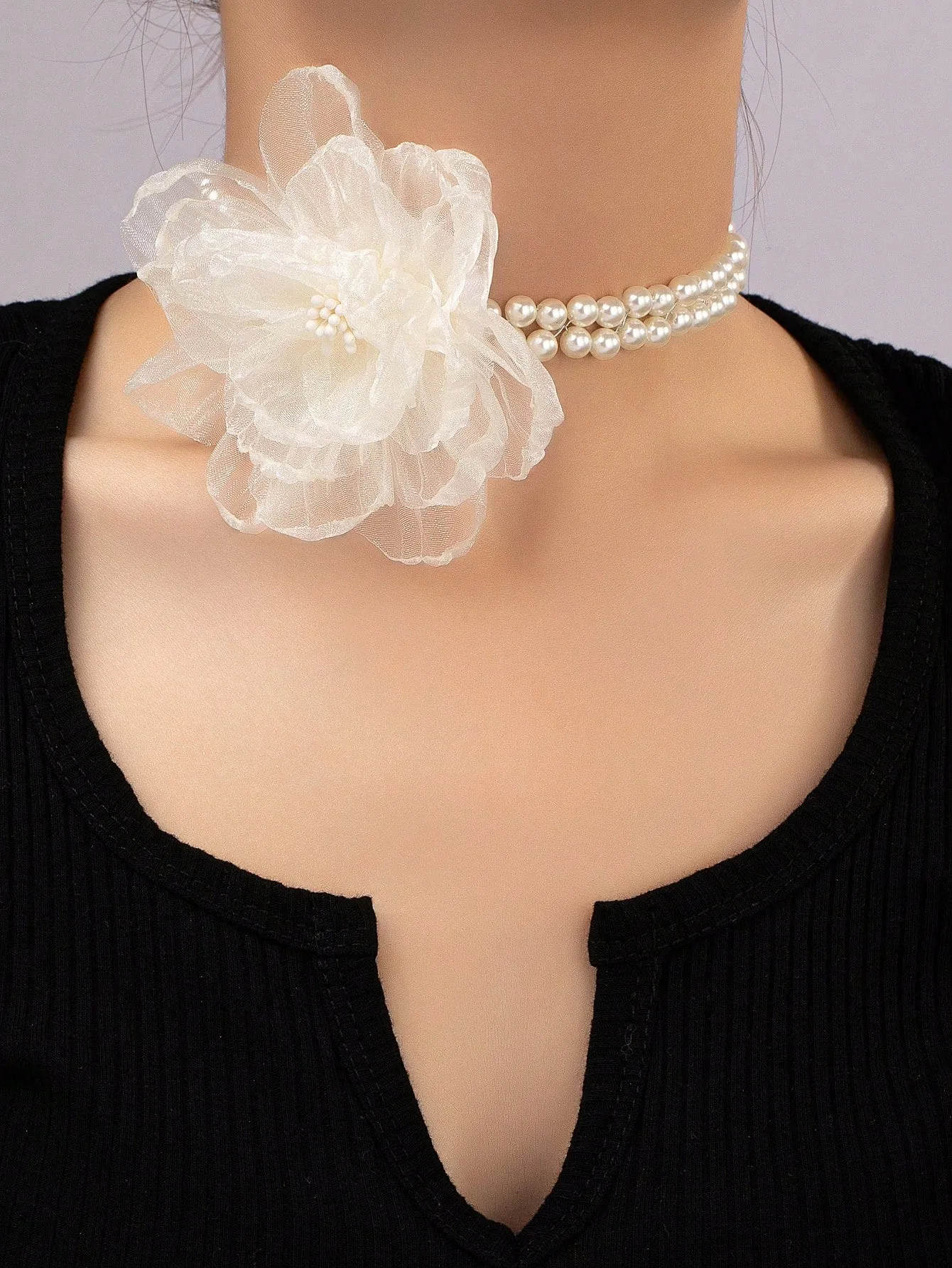 Elegant Flower & Faux Pearl Decor Choker Statement Necklace Modern Necklace