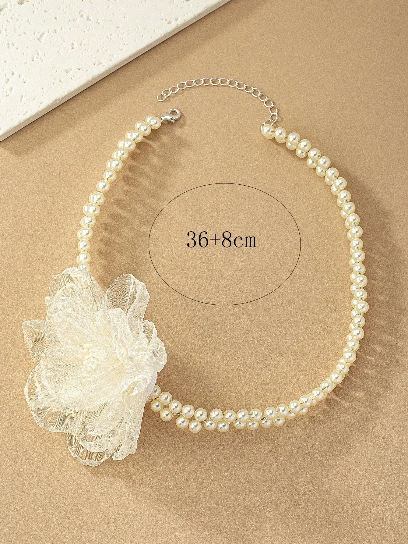 Elegant Flower & Faux Pearl Decor Choker Statement Necklace Modern Necklace