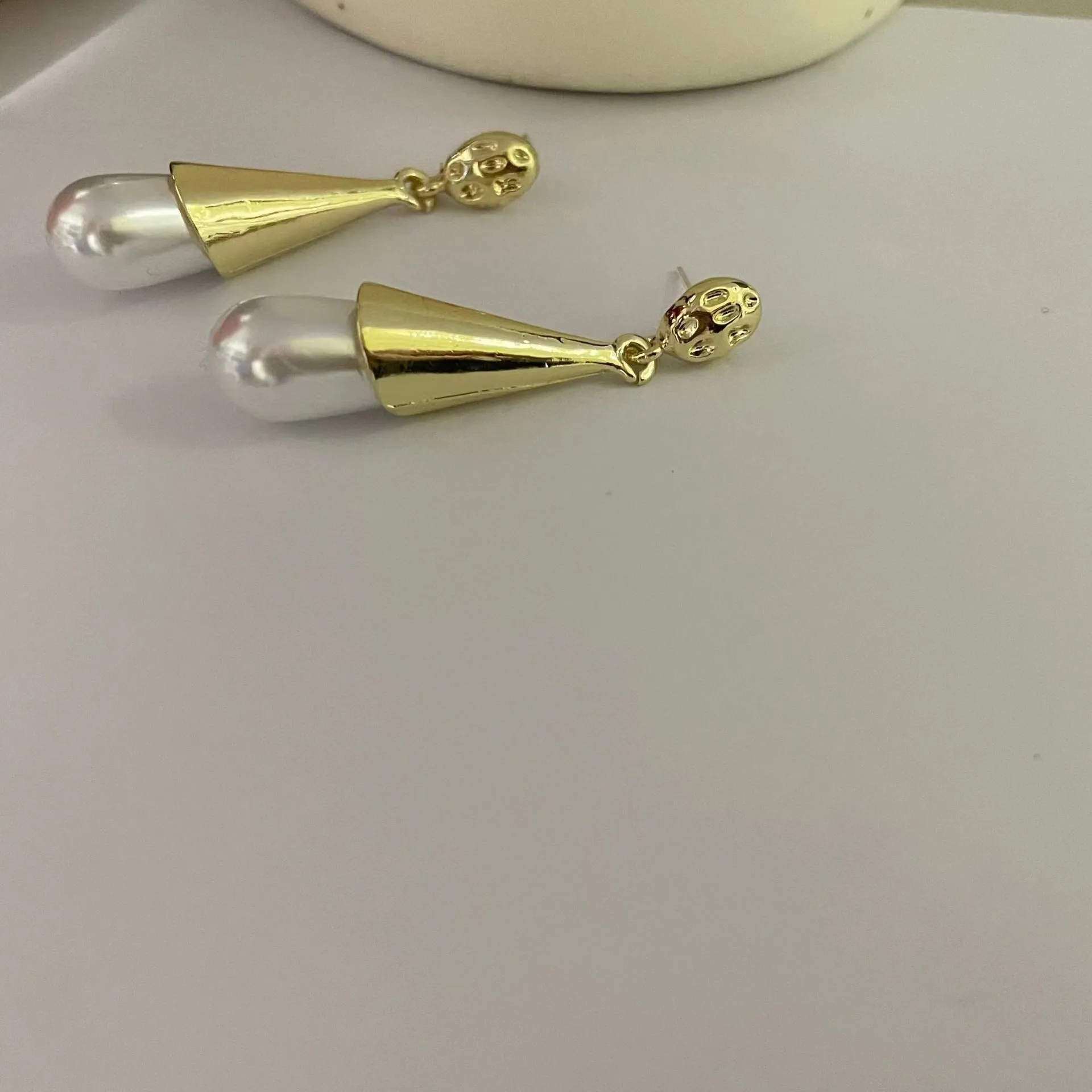 Elegant Gold Cone Drop Pearl Earrings-jlt11589