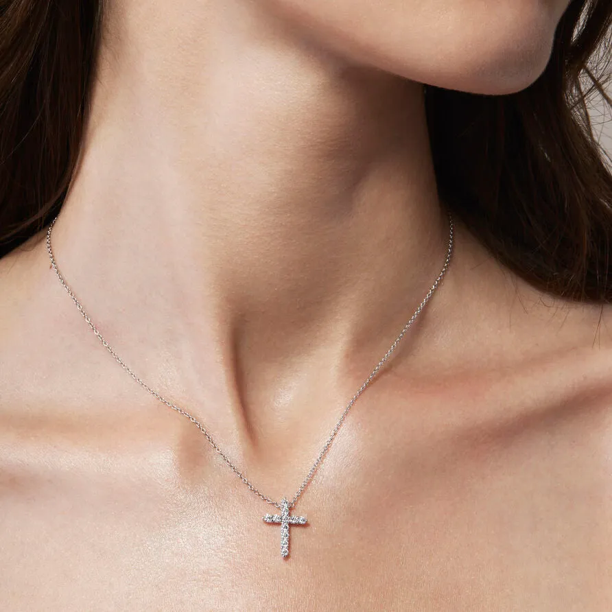 Hearts on Fire 18k Yellow Gold Signature Diamond Cross Necklace