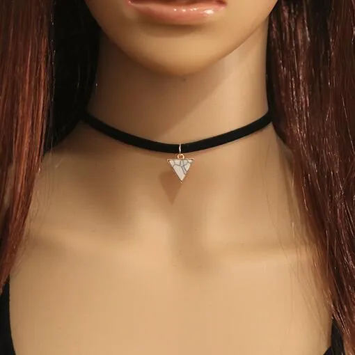 Punk Black Necklace Women Velvet Choker Necklaces & Pendants Statement With Triangle Faux Stone Collier Femme Jewelry Collares