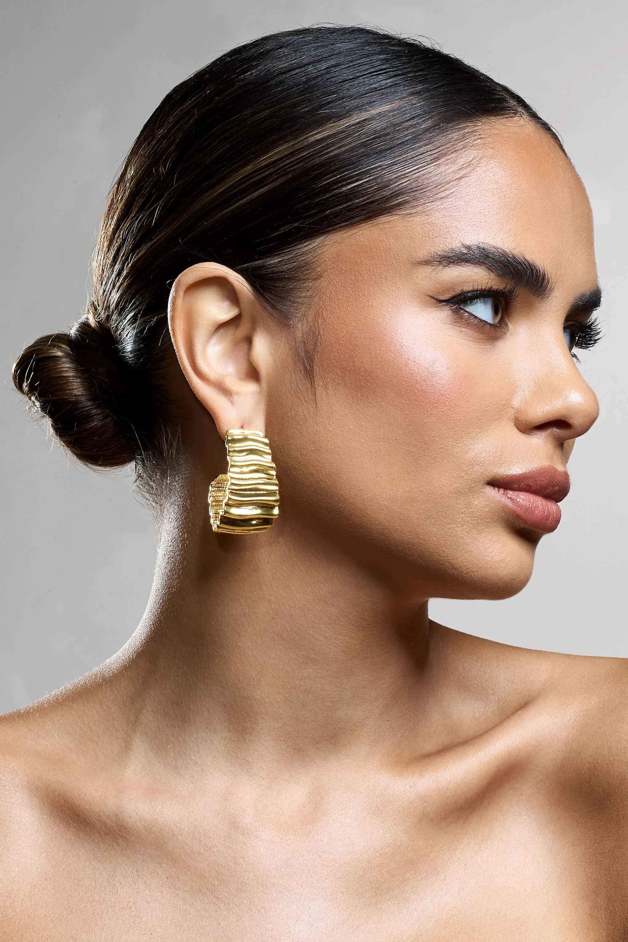 Quinlan | Gold Textured Chunky Hoop Earrings