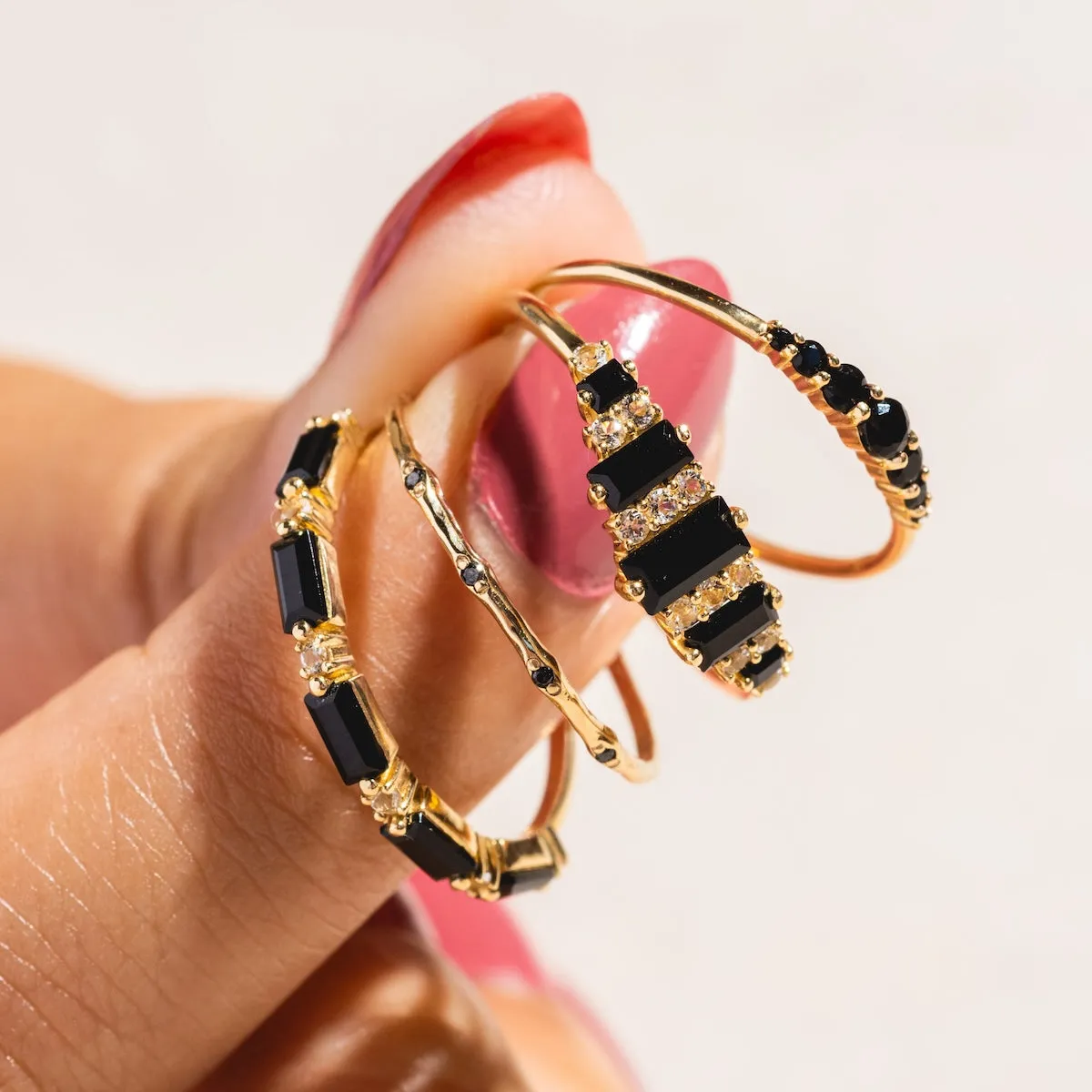 Solid Gold Black Agate Baguette Band