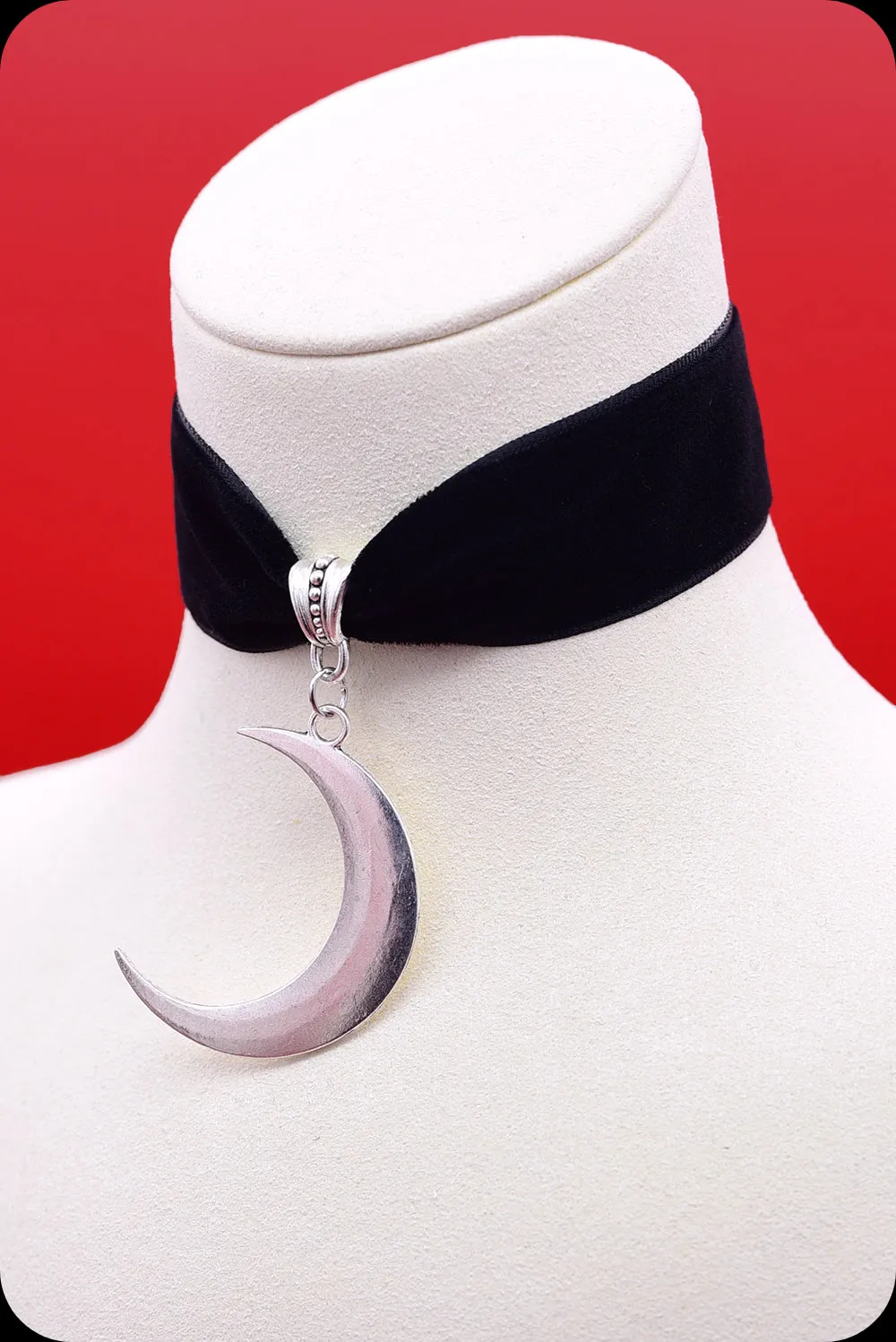 The MOON Antique Silver Black Choker