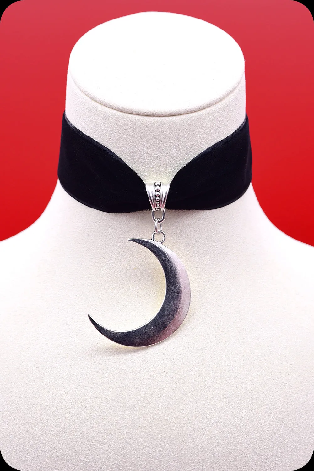 The MOON Antique Silver Black Choker