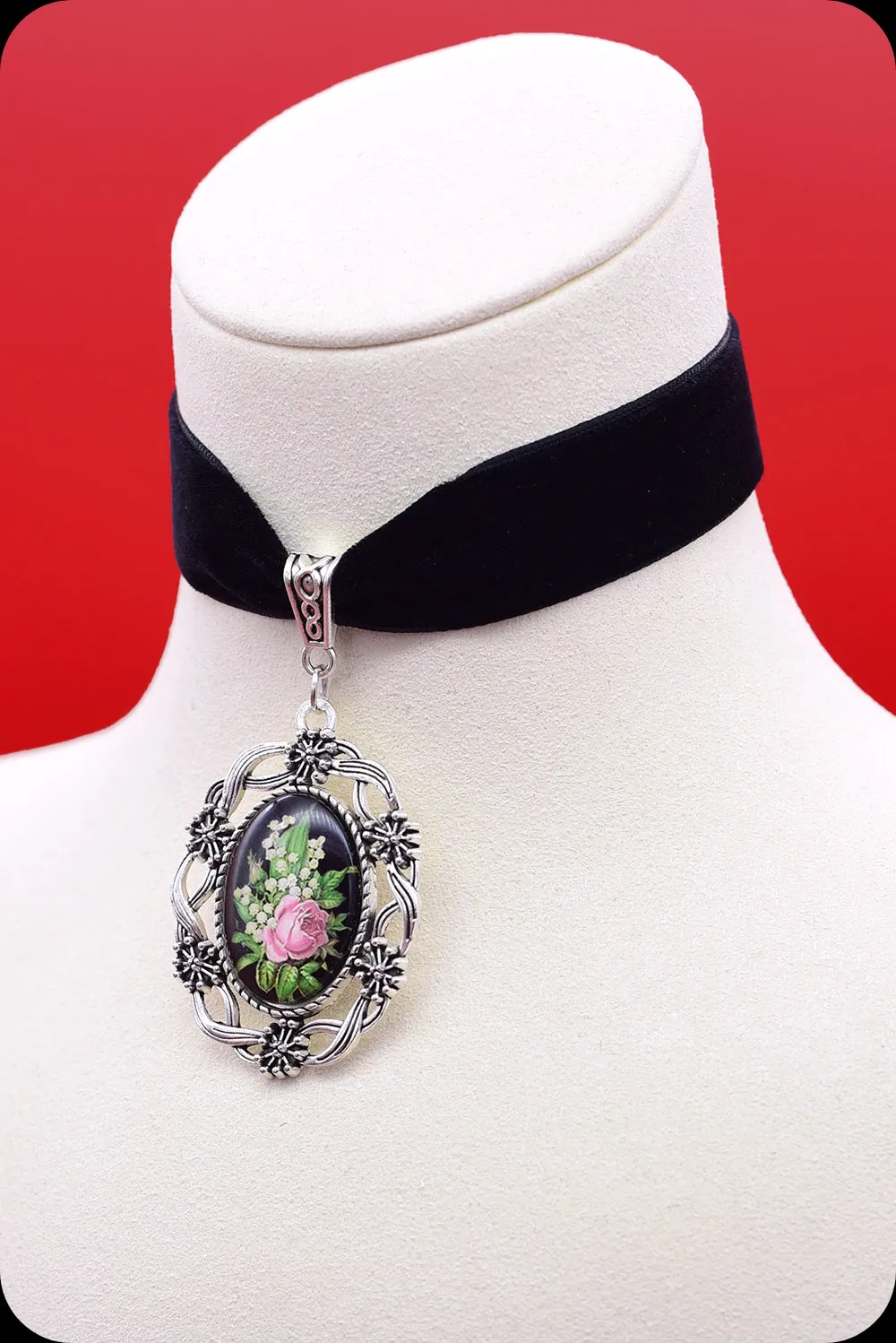 The ROSE Antique Silver Black Choker